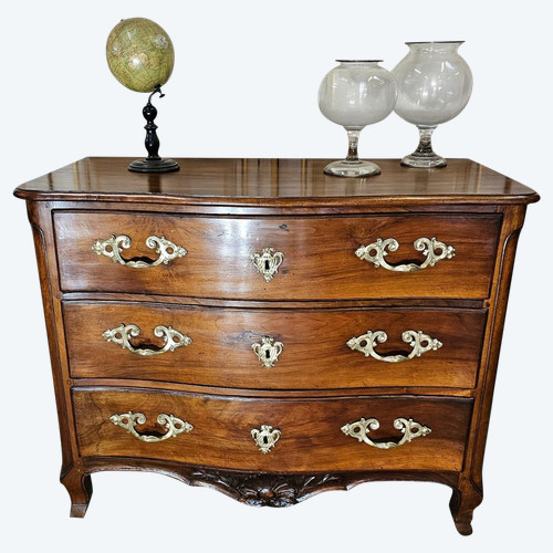 18 th C Walnut Louis XV Curved Chest Of Drawers