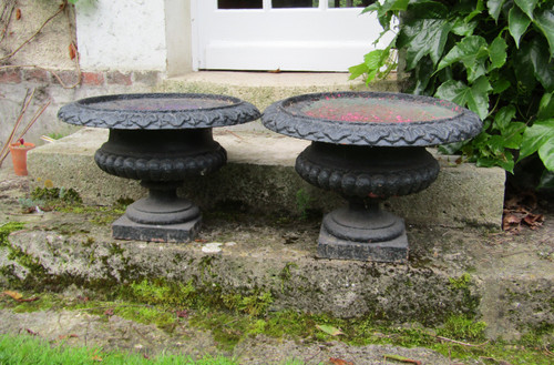 Pair of basins