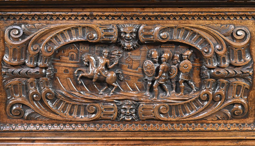 French walnut chest, Italian Renaissance style - Late 18th century