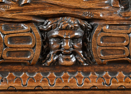 French walnut chest, Italian Renaissance style - Late 18th century