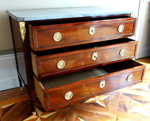 Louis XVI Directoire chest of drawers, speckled mahogany, Turquin marble - 18th century 113cm x 89.5cm