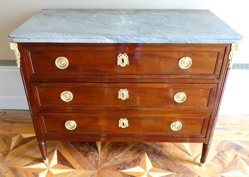 Louis XVI Directoire chest of drawers, speckled mahogany, Turquin marble - 18th century 113cm x 89.5cm