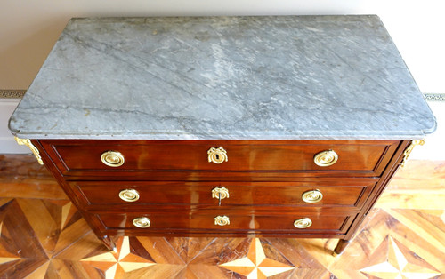 Louis XVI Directoire chest of drawers, speckled mahogany, Turquin marble - 18th century 113cm x 89.5cm