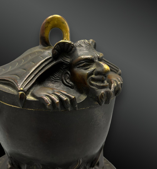 TOBACCO POT - European work - Circa 1900