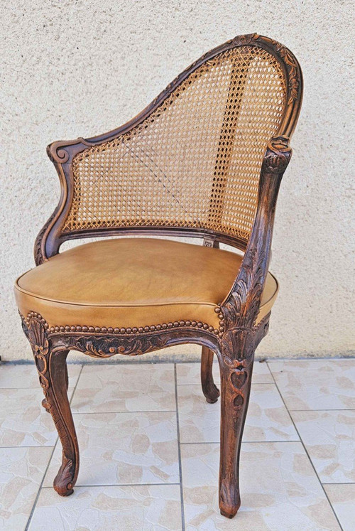 Large Fauteuil De Bureau Louis XV, Sculpté, Canné, Garni Cuir