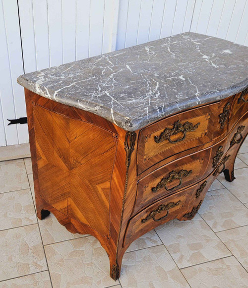 Louis XV all sides curved chest of drawers 18th century