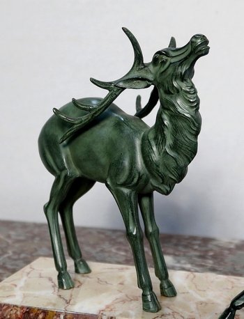 Spelter patinato "Cervo e le sue cerve", periodo Art Déco - Inizio XX secolo