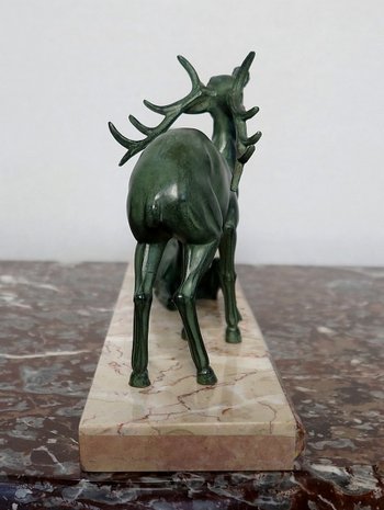 Spelter patinato "Cervo e le sue cerve", periodo Art Déco - Inizio XX secolo