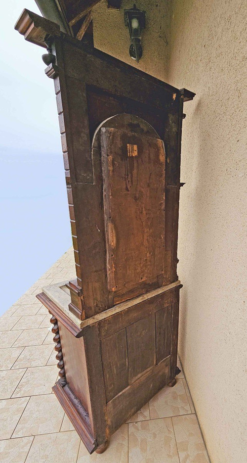 18th Century Fountain And Its Walnut Furniture