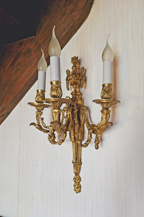 Gilded bronze wall lamp after Jean-charles Delafosse