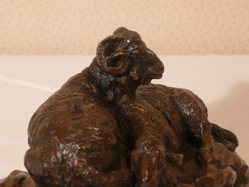 A bronze representing sheep signed Guci.