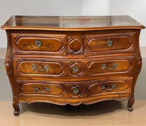 Commode Tombeau  Louis XV En Noyer D’époque XVIIIème