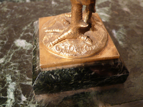 Inkwell in marble and gilded bronze signed G. Quesnel.