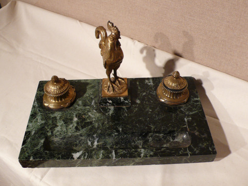 Inkwell in marble and gilded bronze signed G. Quesnel.