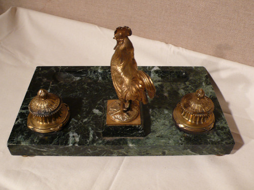 Inkwell in marble and gilded bronze signed G. Quesnel.