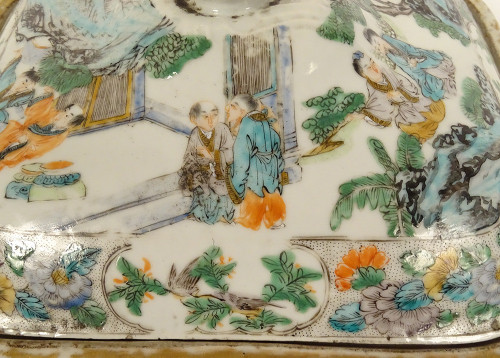 Covered Terrine China Green Family Characters Landscapes 18th century