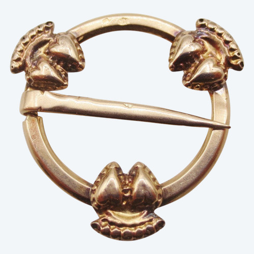 Gold collar clasp, early 19th century.