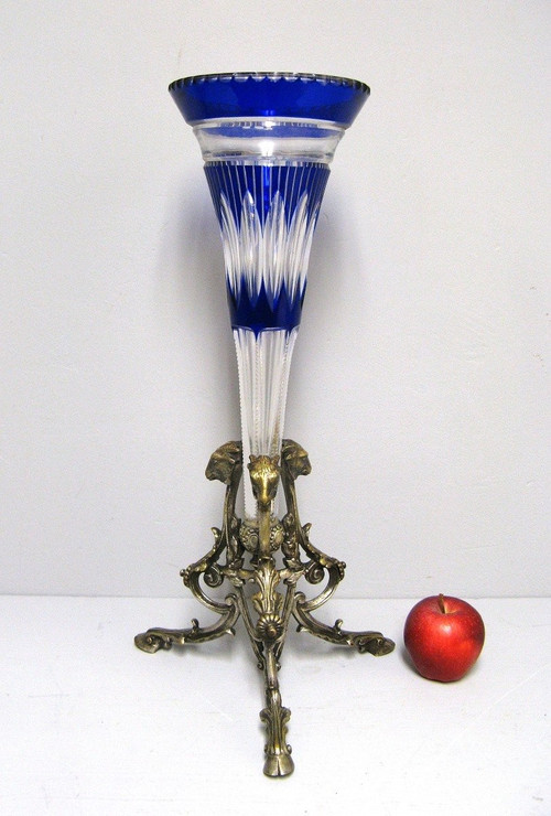 Cut crystal horn vase, 19th century.