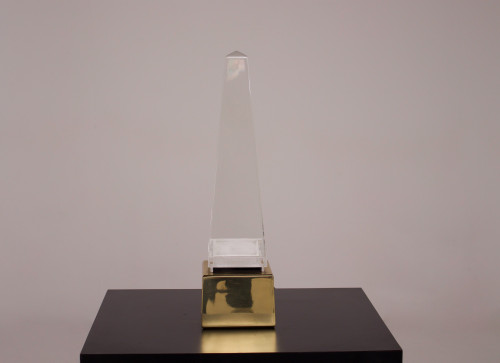 Obelisk" lamp in lucite.