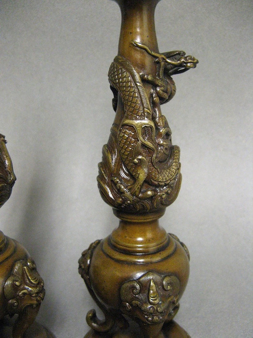 Pair De Pique Cierge Aux Dragons. Meiji bronze, 19th century.