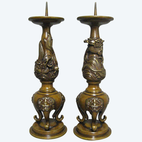 Pair De Pique Cierge Aux Dragons. Meiji bronze, 19th century.