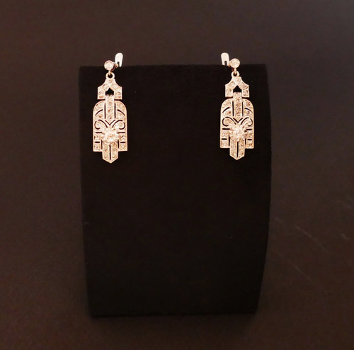 Art-Deco-Ohrringe aus Platin Mit Diamanten.