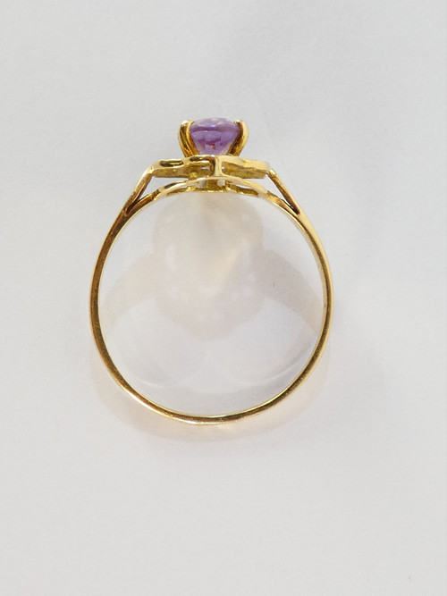 18-karat yellow GOLD ring with amethyst