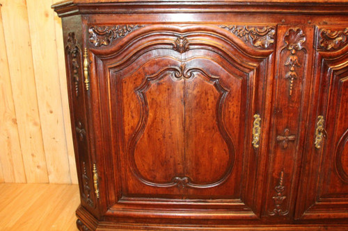 buffet type de chasse en noyer d'époque XVIIIeme