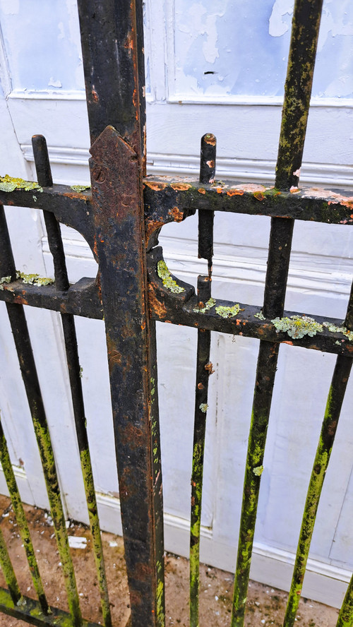 18th century round and square iron 2 leaf gate