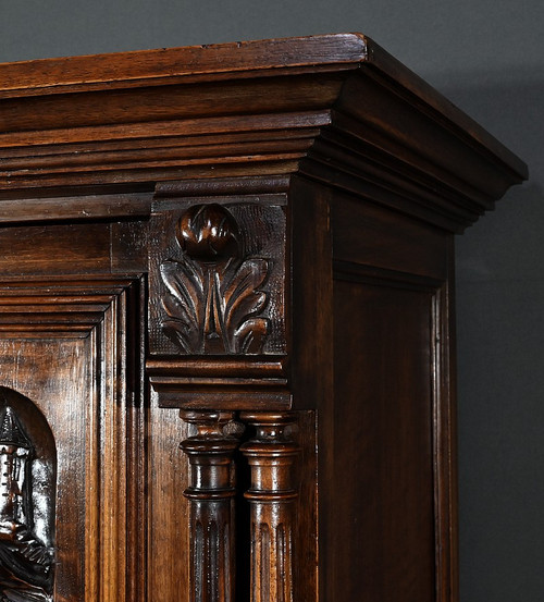 Rare Small Renaissance Cabinet in Solid Walnut - 2nd half 19th century