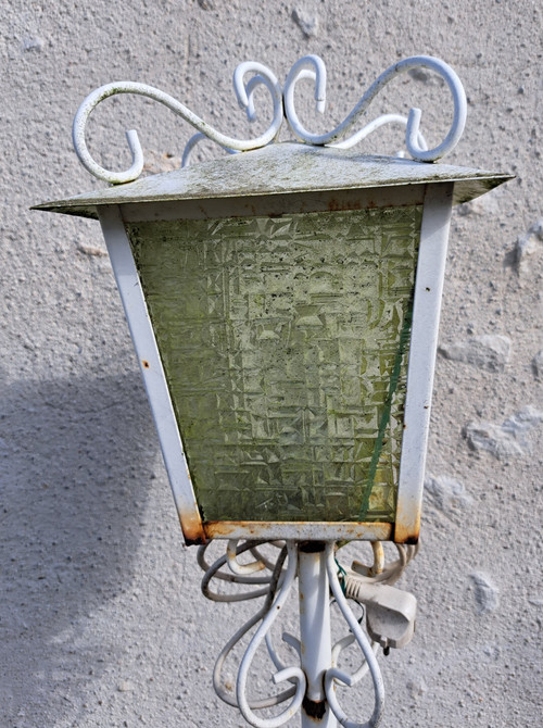 Lampadaire en fer forgé année 70 pour salon de jardin extérieur