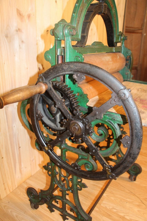 Triumph and Mangel Cast Iron Cloth Press, Early 20th Century