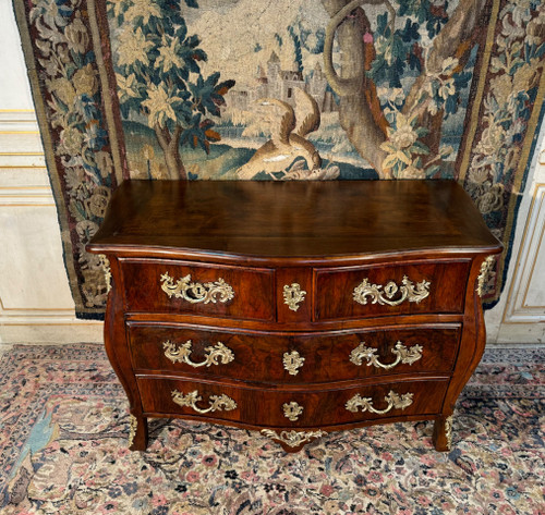 18th century Louis XV walnut chest of drawers