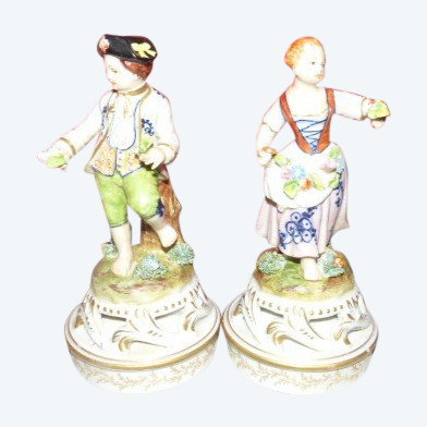 Coppia di figure decorative firmate Meissen