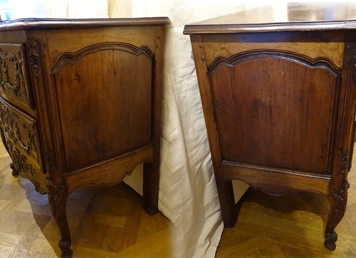 Small Provençal Sauteuse Chest of Drawers Walnut Carved Bronze Shells 18th century