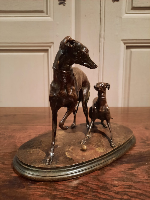 Bronze, die zwei Windhunde darstellt, signiert P.J. Mène.