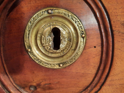 Provencal walnut chest of drawers from the 18th century.