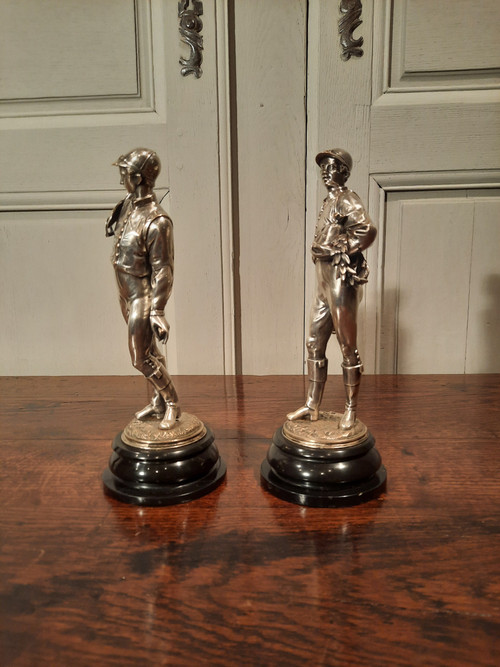 Two silver-plated bronze sculptures of Jockeys. Signed Lalouette.