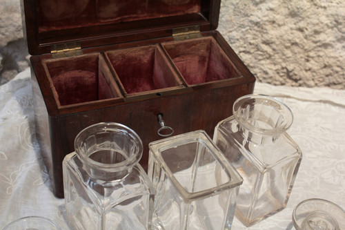 Travel tea box in veneer wood and its 3 original bottles, 19th century period