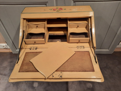 Louis XV style sloping desk painted in the style of the 18th century.