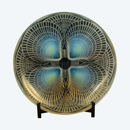 SHELL N° 1 BOWL by René Lalique