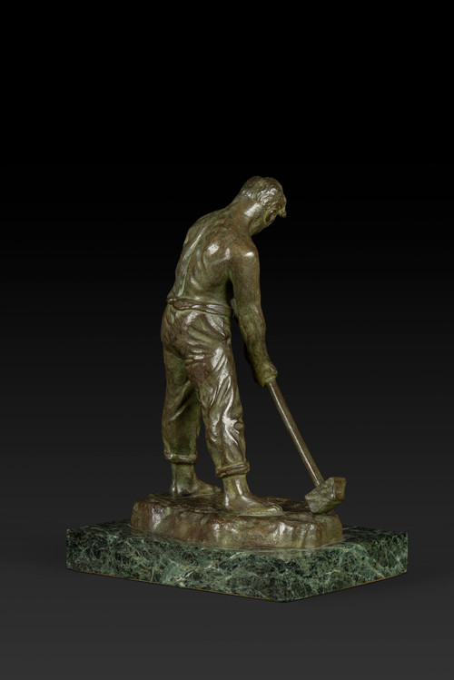 Small Art Deco bronze statue 'The Hammerer' by Victor Demanet (1895-1964): 