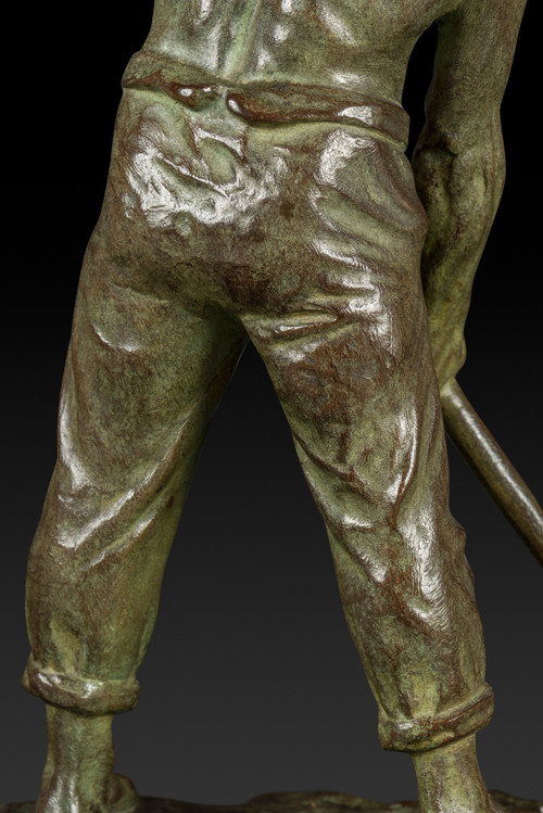 Small Art Deco bronze statue 'The Hammerer' by Victor Demanet (1895-1964): 