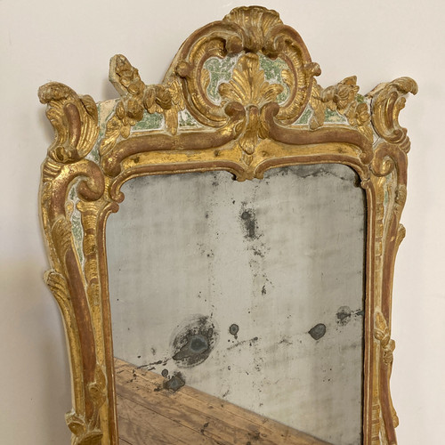 Miroir en bois doré XVIII