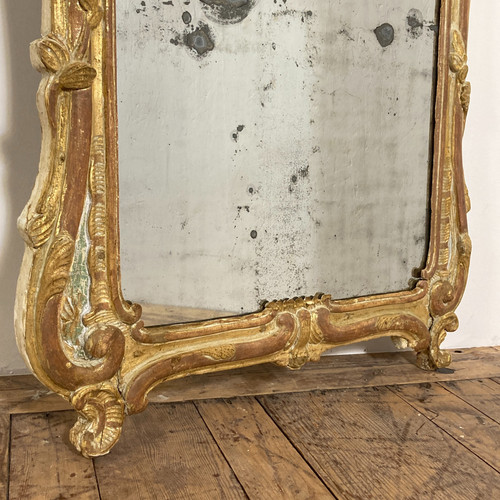 Miroir en bois doré XVIII