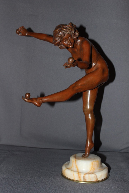 Bronze , Femme Jonglant Par Claire  Colinet Vers 1900