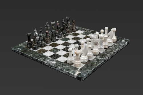 Ensemble de jeu d'échecs en marbre noir zébré et blanc;