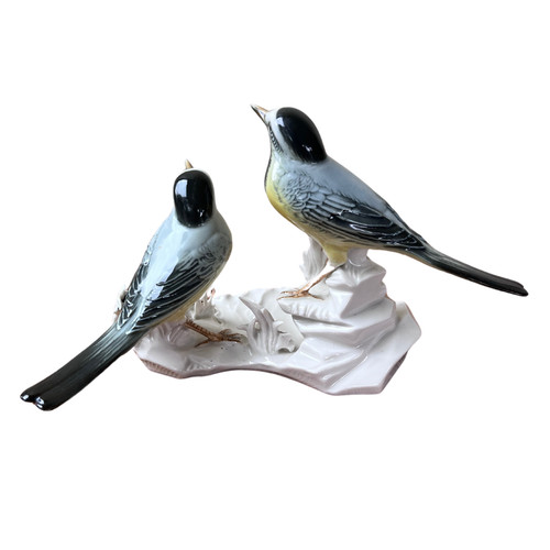 Ensemble de deux oiseaux en porcelaine signé Karl Ens 