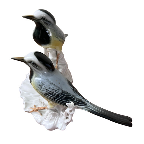 Ensemble de deux oiseaux en porcelaine signé Karl Ens 