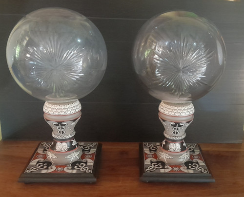 Anciennes boules de cristal pharmacie pour le parfum socles d'exceptions